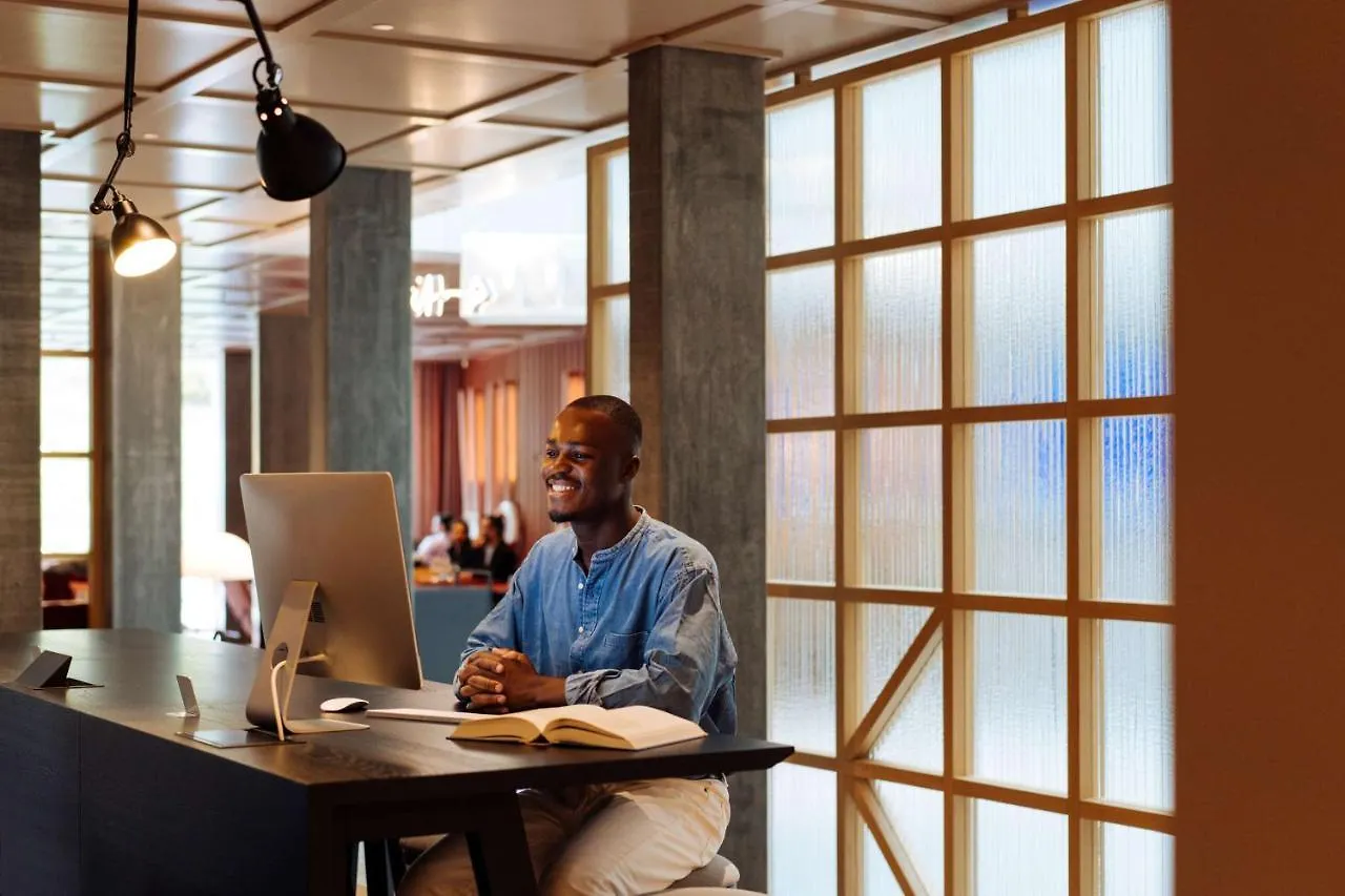 Hyatt Place Zurich Airport The Circle クローテン 4*,