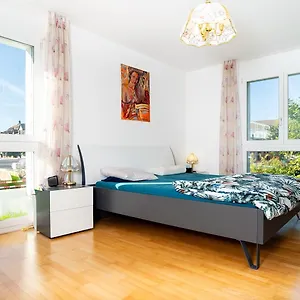 Homestay Vk - R - Zuerich Airport - Luxury - - Raetschengaessli -